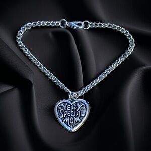 Silver tone Very Special Mom heart charm bracelet